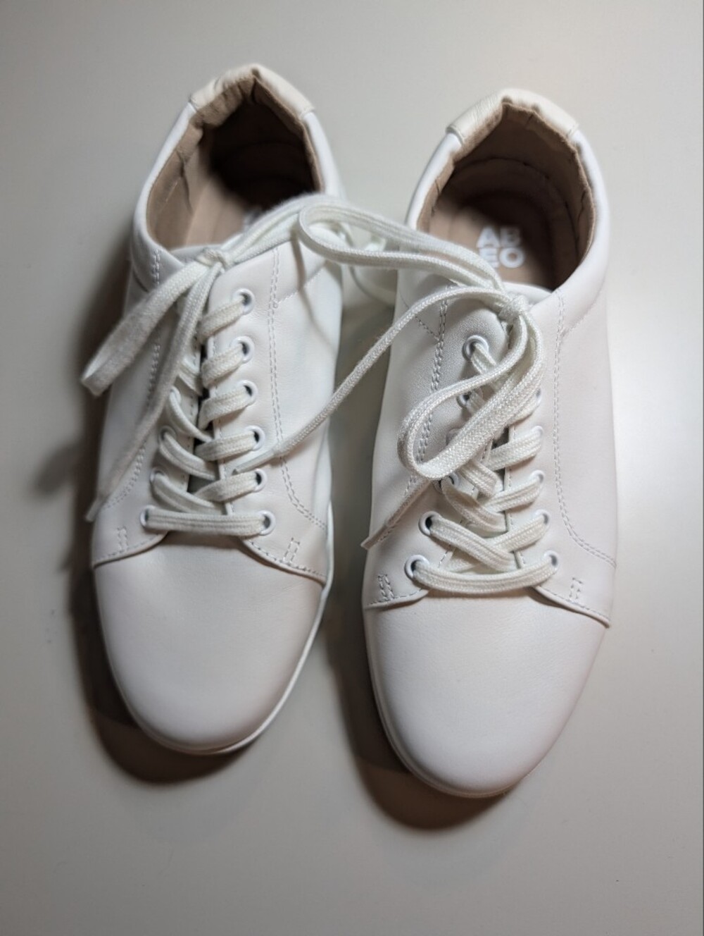 Abeo Women’s Size 8 White Lace-Up Sneakers - Classic Minimal Style New